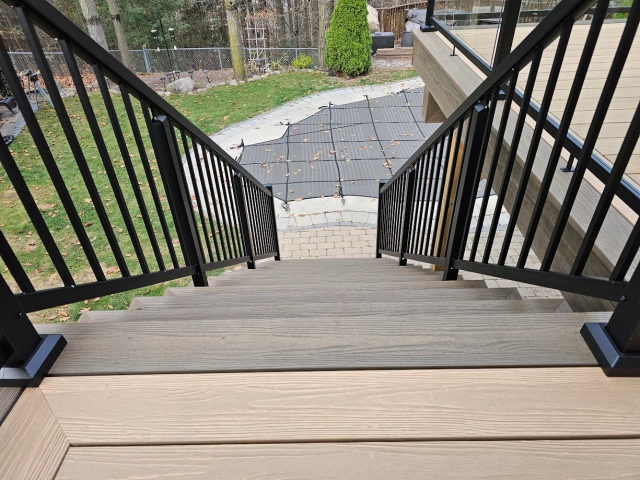 second level staircase in composite with aluminum railings