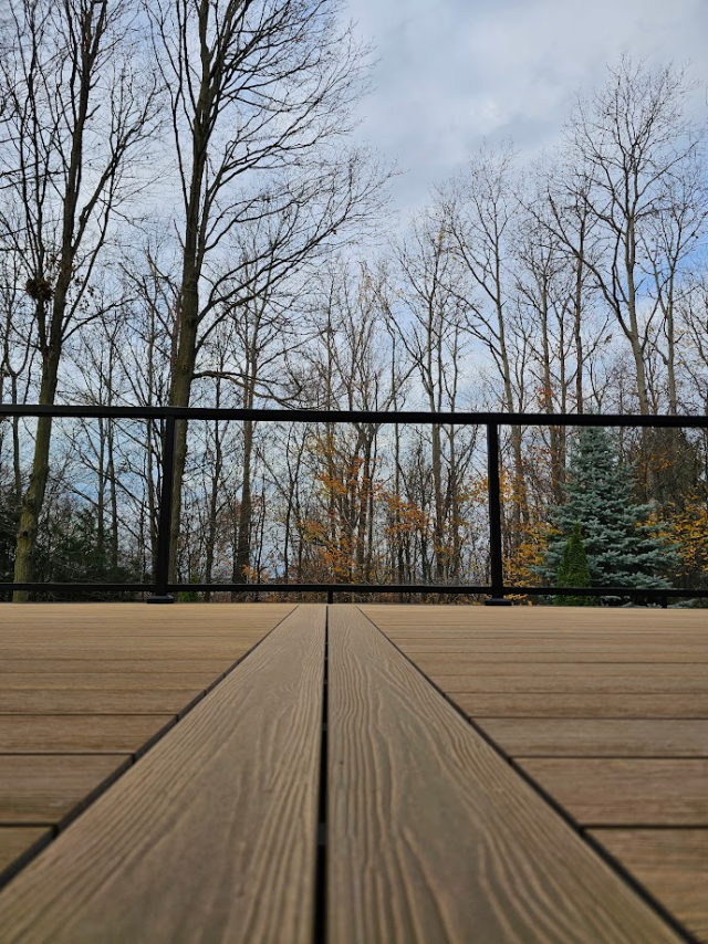 composite deck with aluminum and glass rails in Barrie